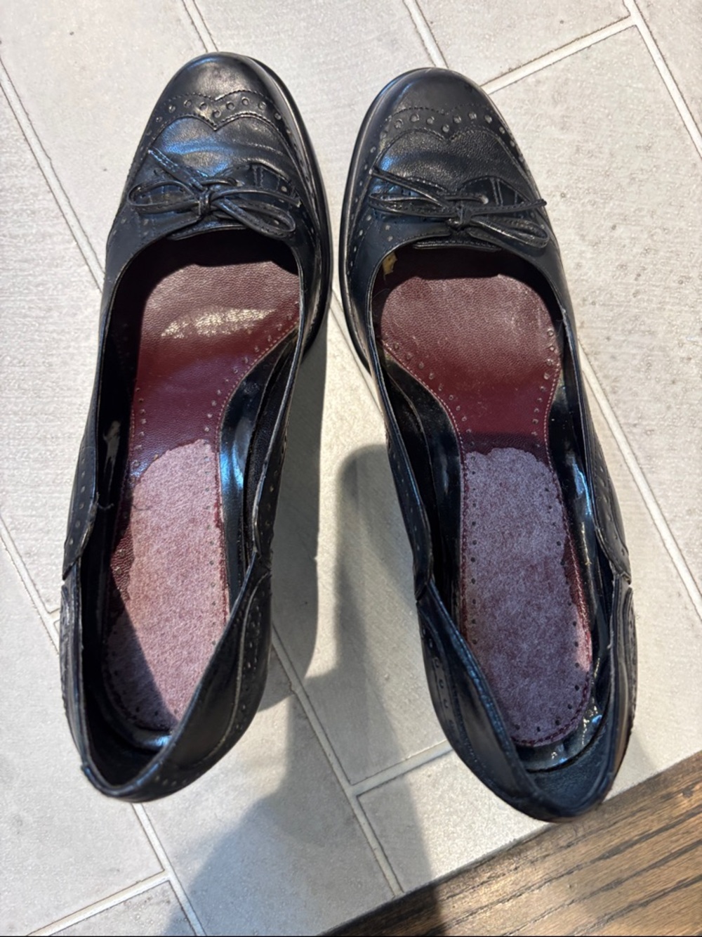 Nine West Black Women's Bow-Accent Leather heels. 3 inch heel.